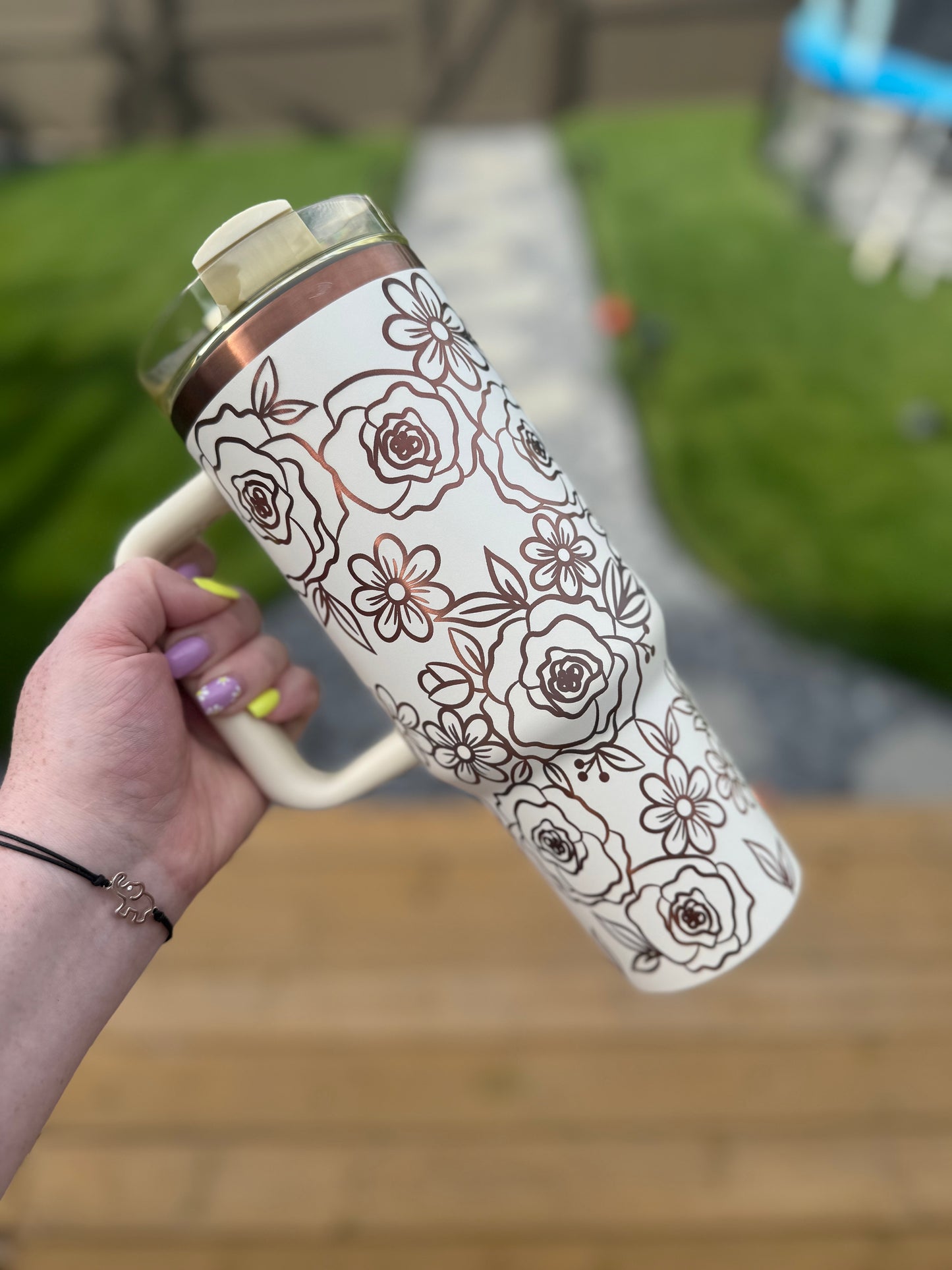 Boho flowers engraved tumbler