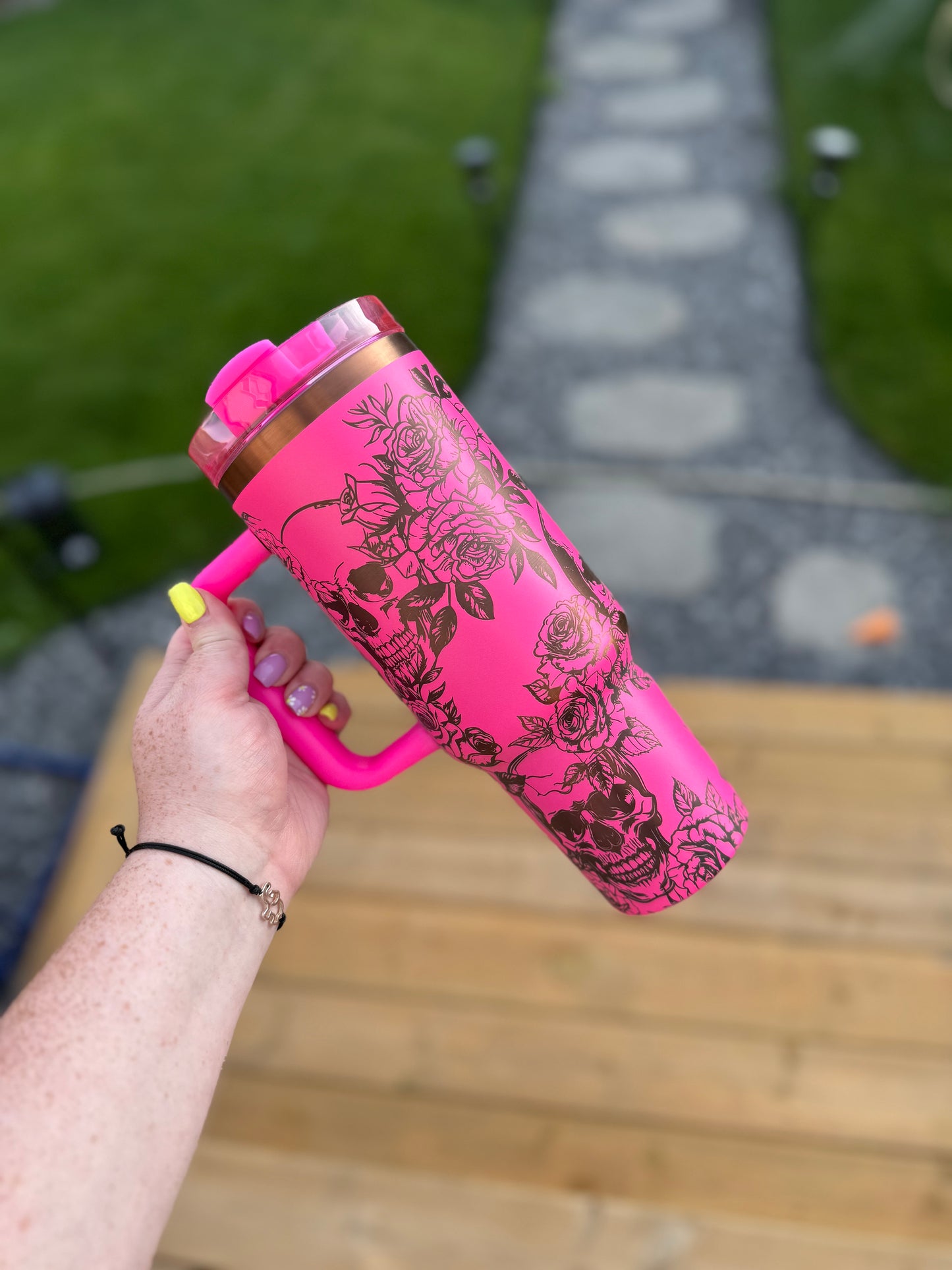Skull engraved tumbler